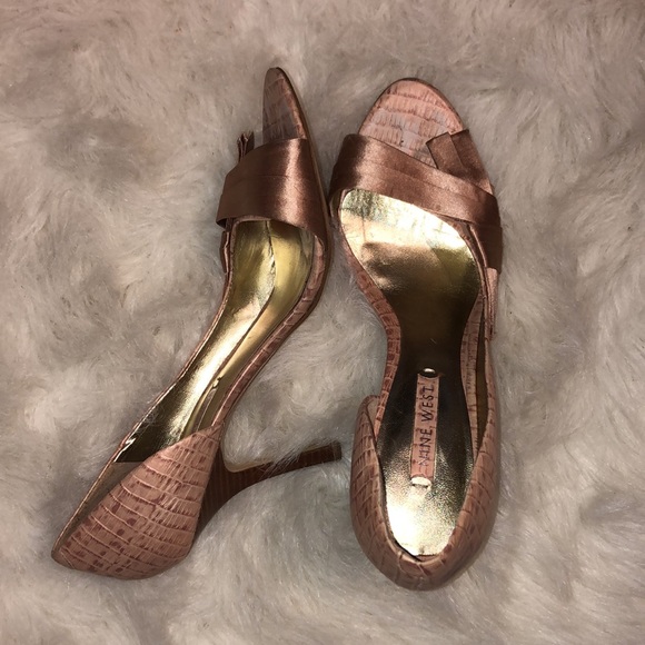 Nine West Rose Gold vintage heels. Size 8 1/2 - Picture 2 of 6